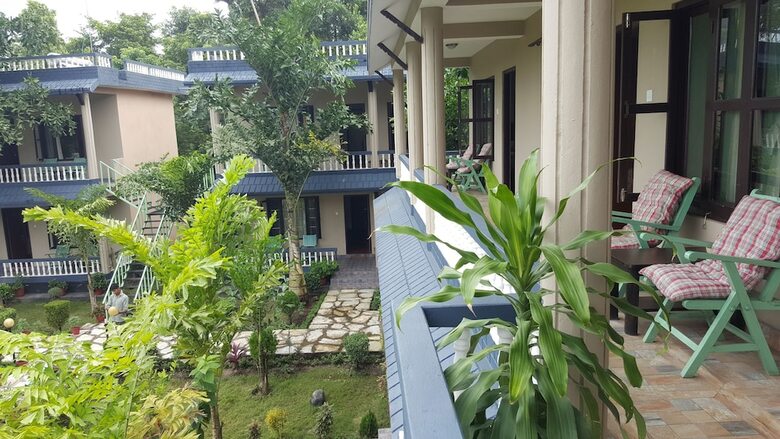 Hotel Chitwan Village Resort