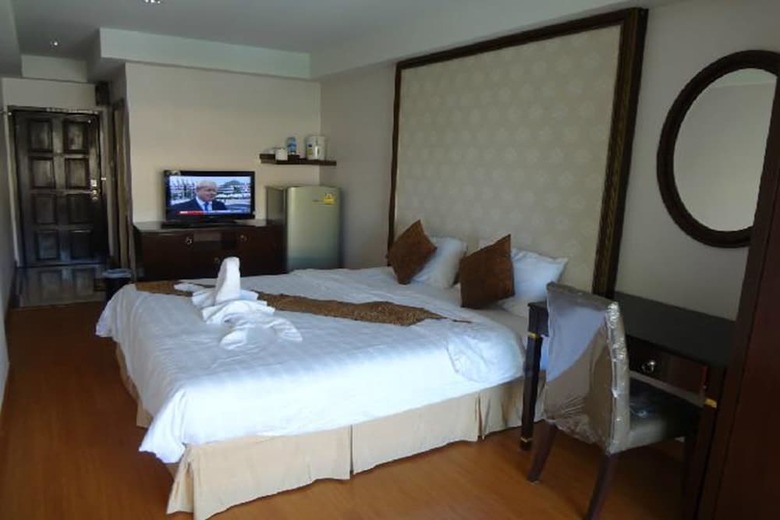 Maleez Lodge Hotel And Restaurant