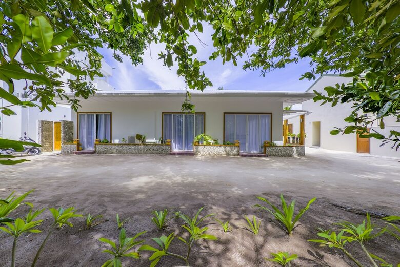 Hotel Aadan Beach House