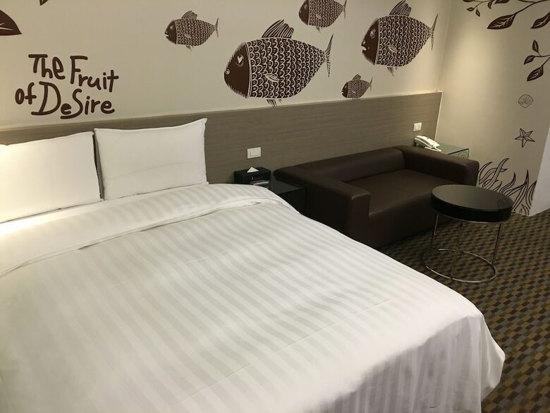 Chiayi Look Hotel