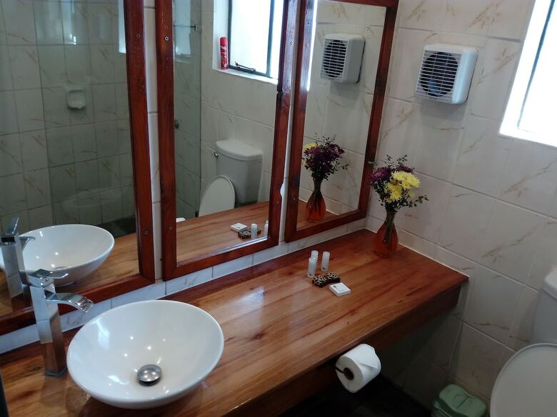Posada Island Safari Lodge
