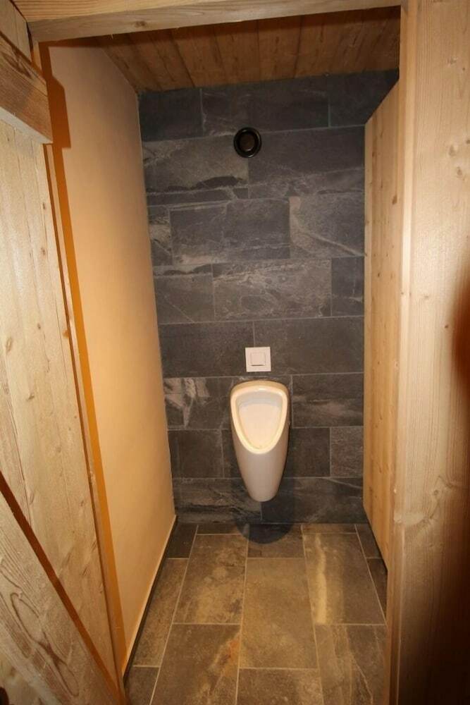 Alpen Select Lodge For 16-24 People