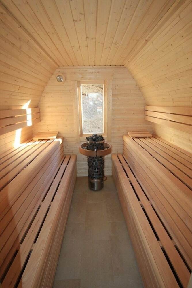 Alpen Select Lodge For 16-24 People
