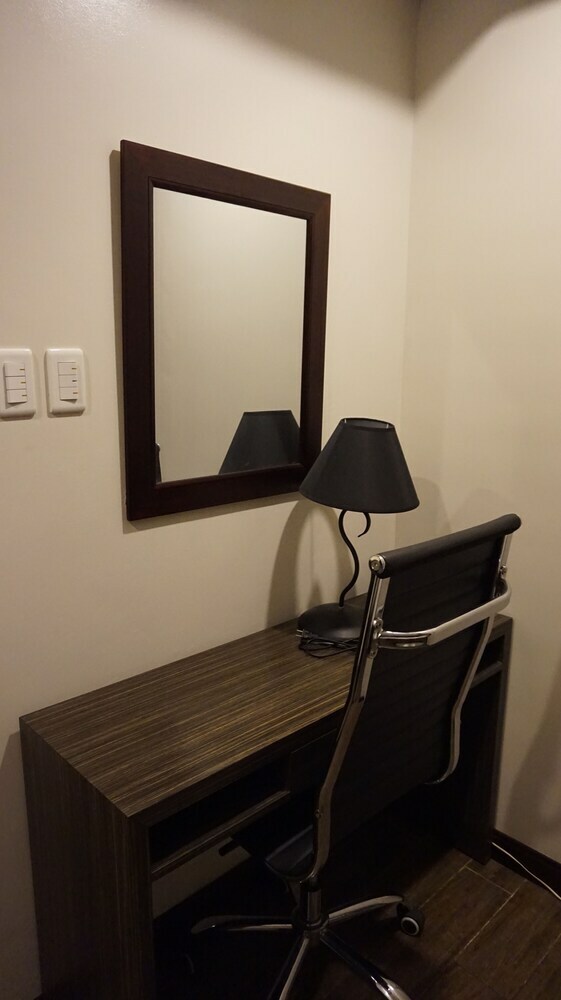 Hotel West Avenue Suites
