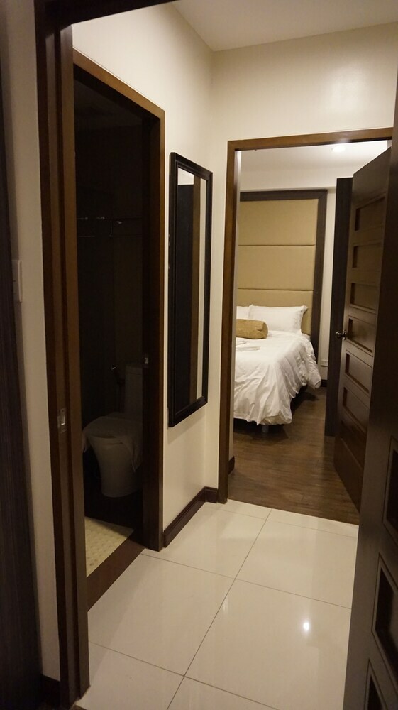 Hotel West Avenue Suites