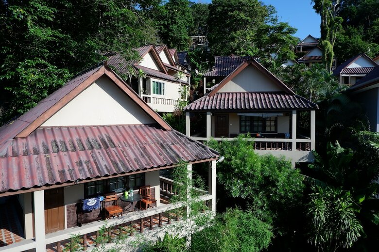 Kata Beachwalk Hotel And Bungalows