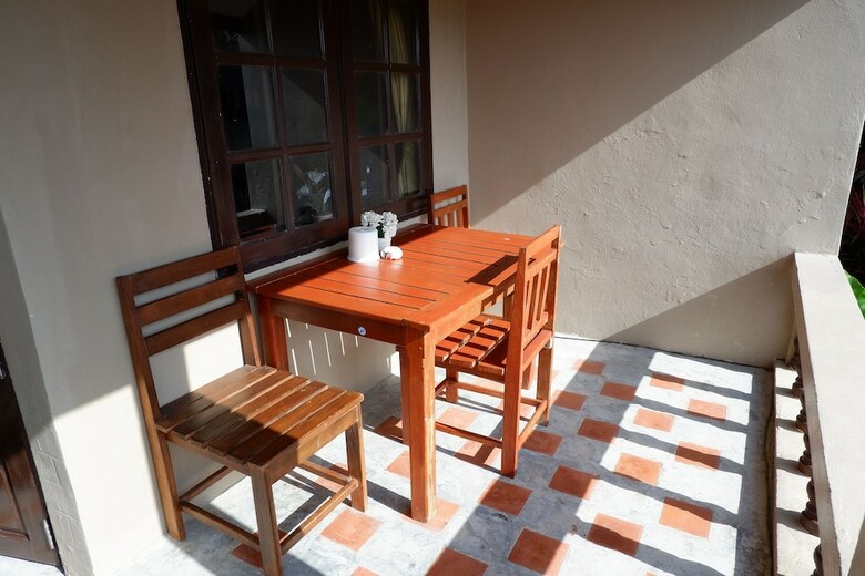 Kata Beachwalk Hotel And Bungalows