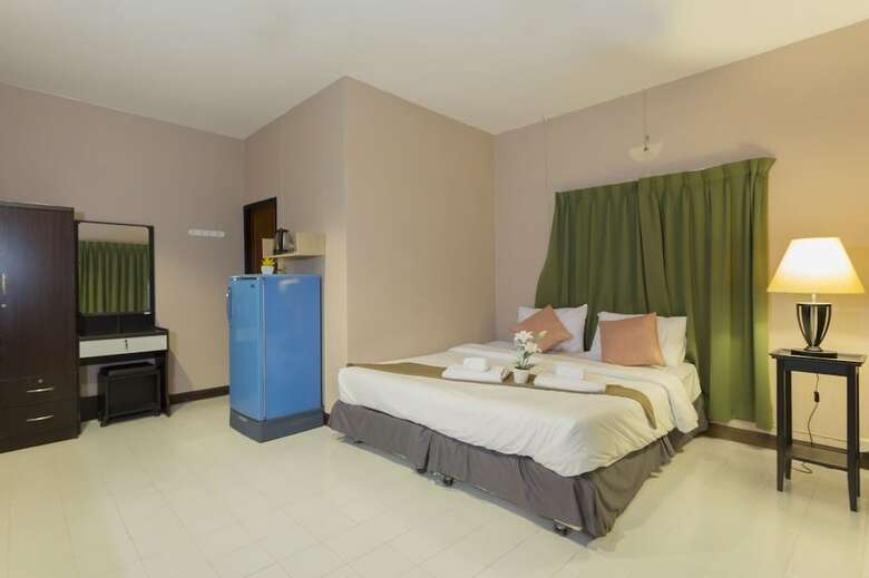 Kata Beachwalk Hotel And Bungalows
