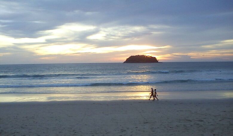 Kata Beachwalk Hotel And Bungalows