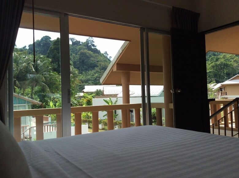 Villa Sakoo Valley Naithon Beach
