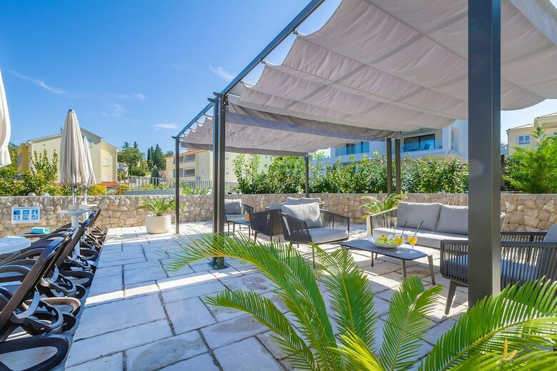 Aparthotel Luxury Villa Mande