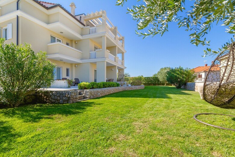 Aparthotel Luxury Villa Mande