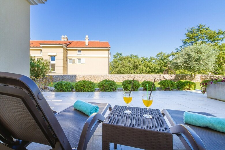 Aparthotel Luxury Villa Mande