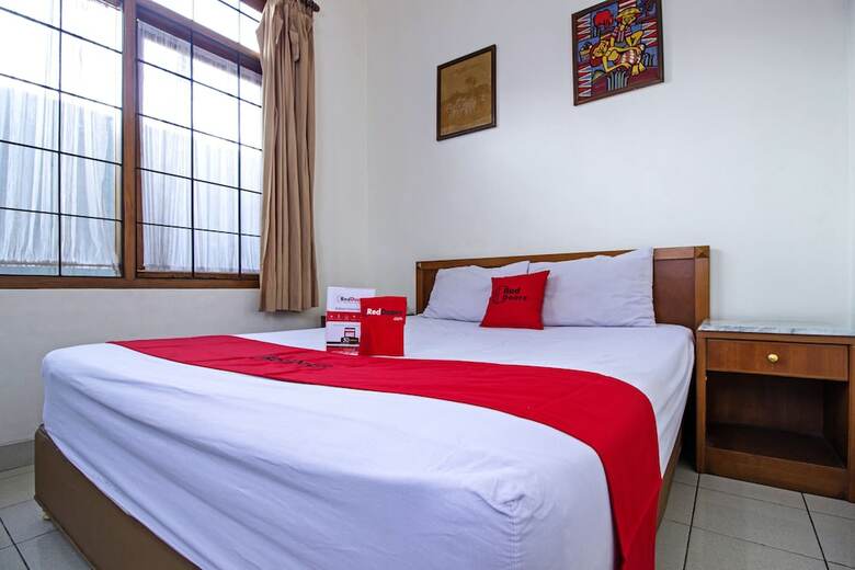 Hotel Residences By Reddoorz Near Rumah Mode