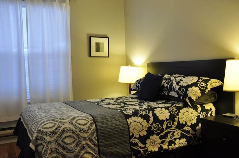 Apartamentos Moncton Suites - 267 Universite Ave