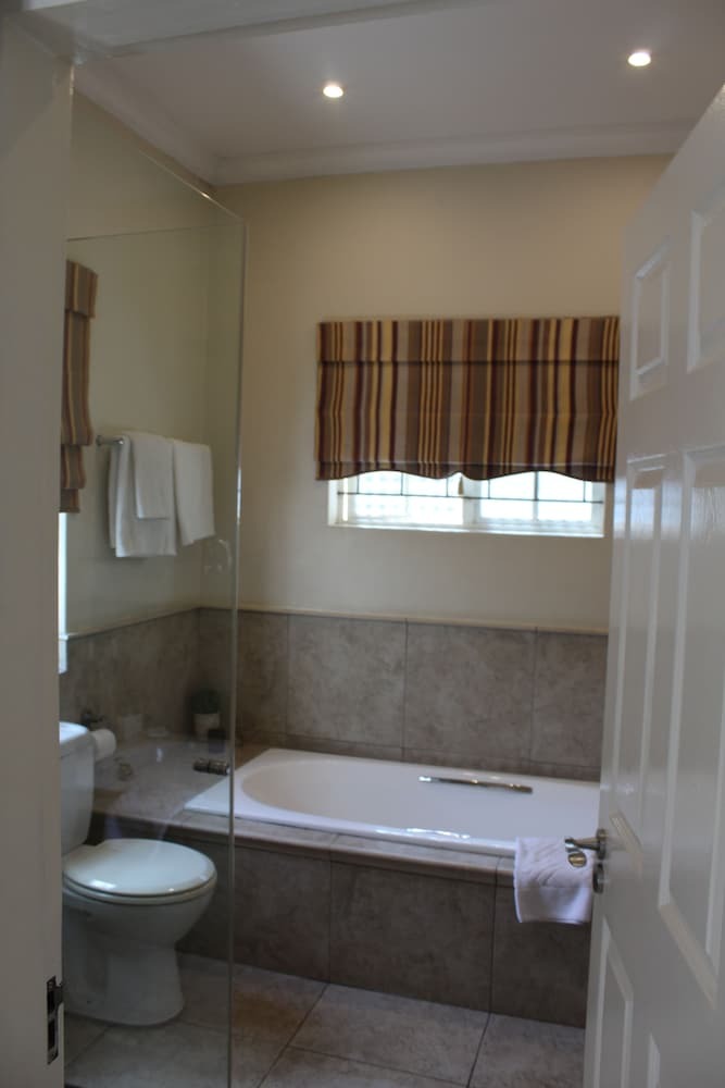 Hotel Sandals Guest House