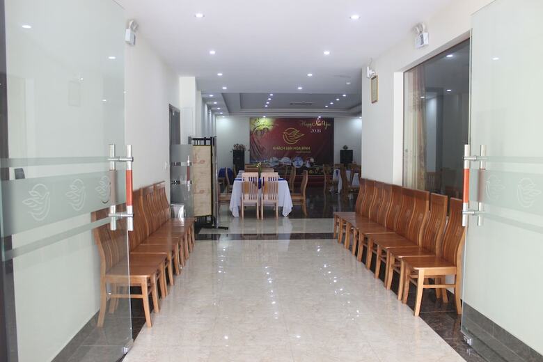Ho� B�nh Hotel