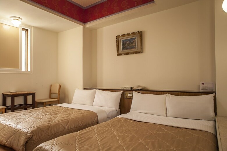 Good Hotel