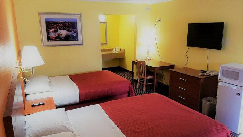Hotel Roadway Inn