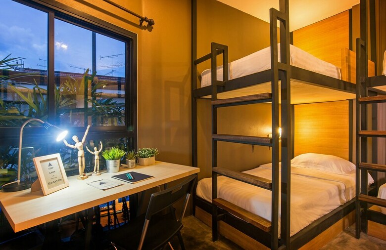 Hostal Srisuksant Square