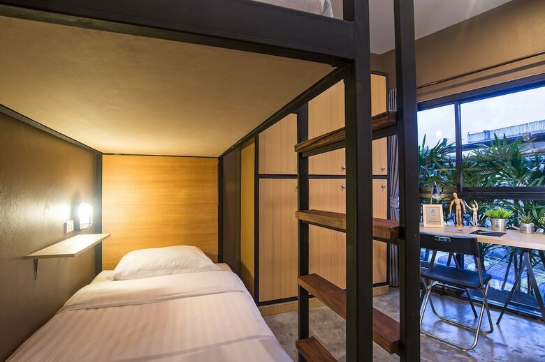 Hostal Srisuksant Square
