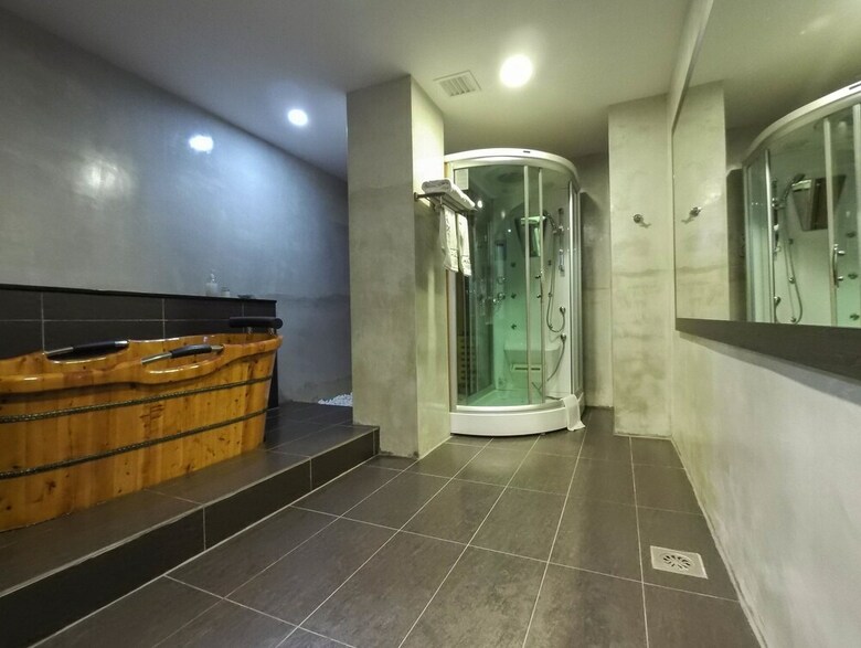 Baguss Hotel And Serviced Apartment