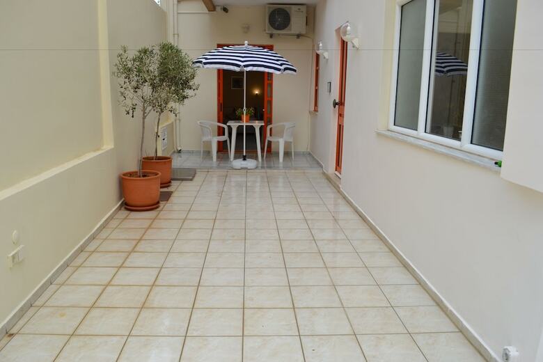 Aparthotel Rania Studios