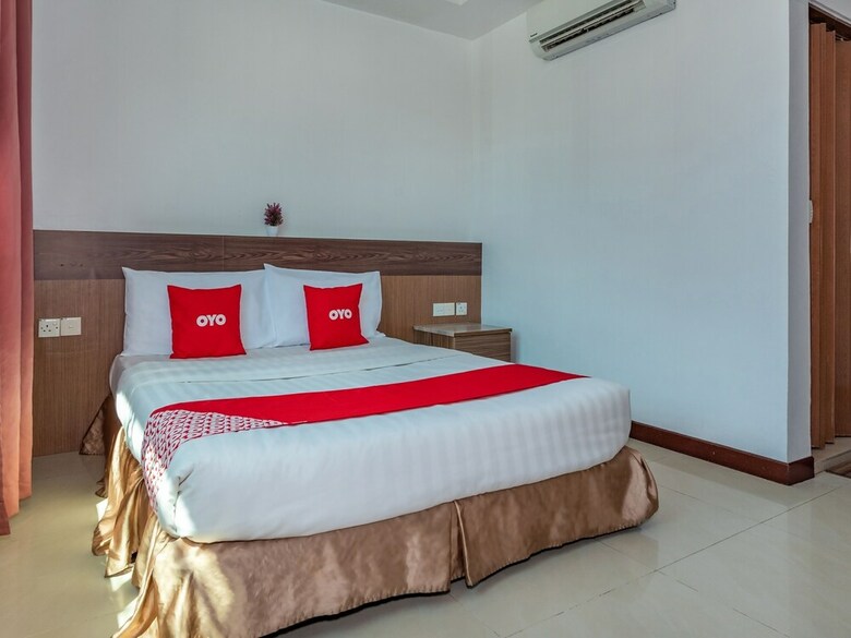 Oyo 216 La Viva Hotel