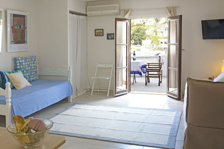 Hotel Lykomides