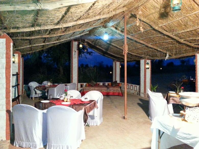 Umaid Safaris & Desert Lodge