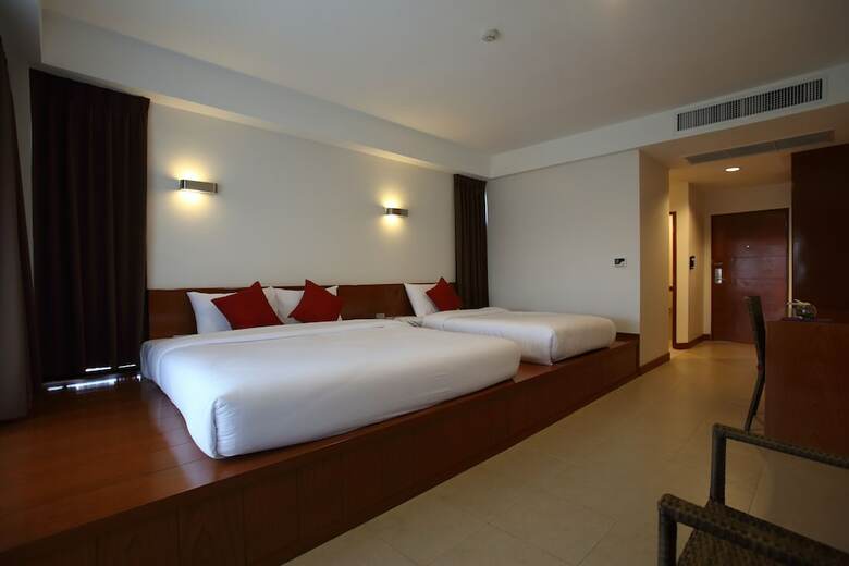 Bangsaen Heritage Hotel