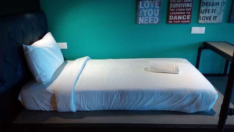 Tube Hotel