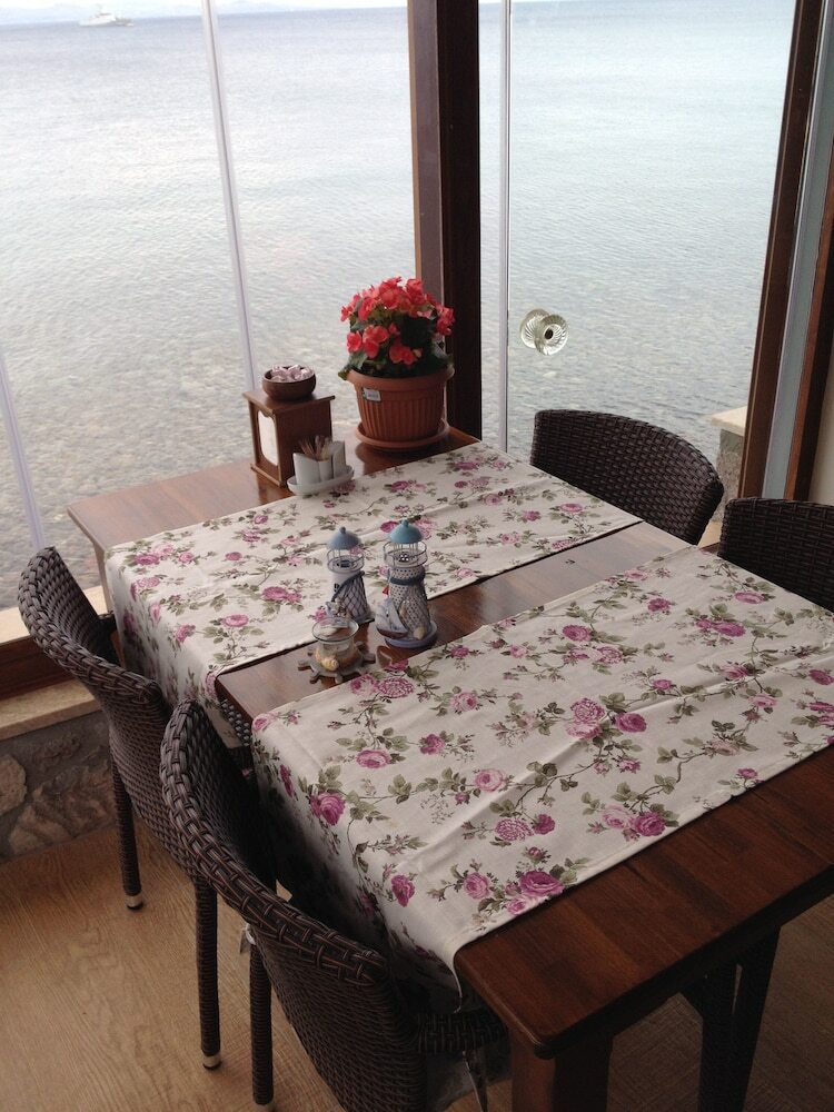 Hotel Assos Nazan Motel Restoran Beach