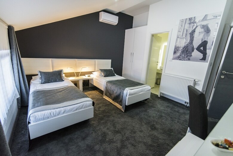 Hotel Cool Zagreb Airport