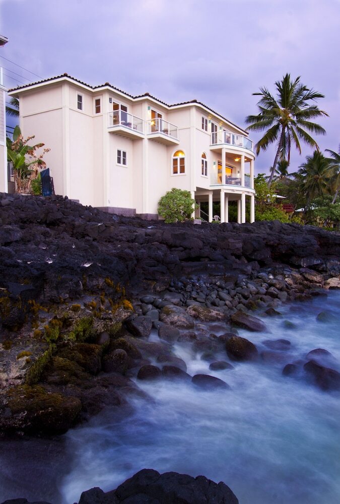 Hale Honu Oceanfront By Redawning