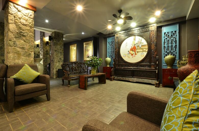 Hotel Lap Roi Karon Beachfront