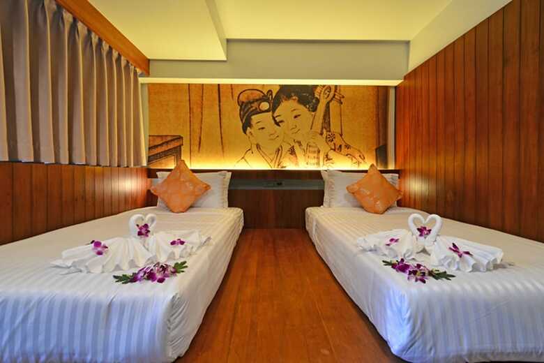 Hotel Lap Roi Karon Beachfront