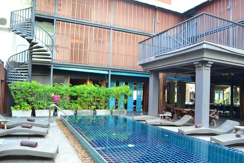 Hotel Lap Roi Karon Beachfront