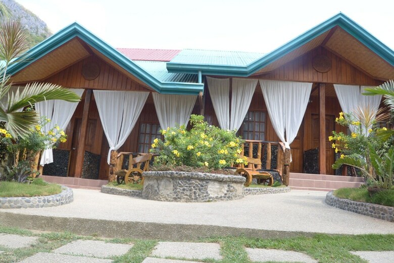 Jurias Garden Hotel