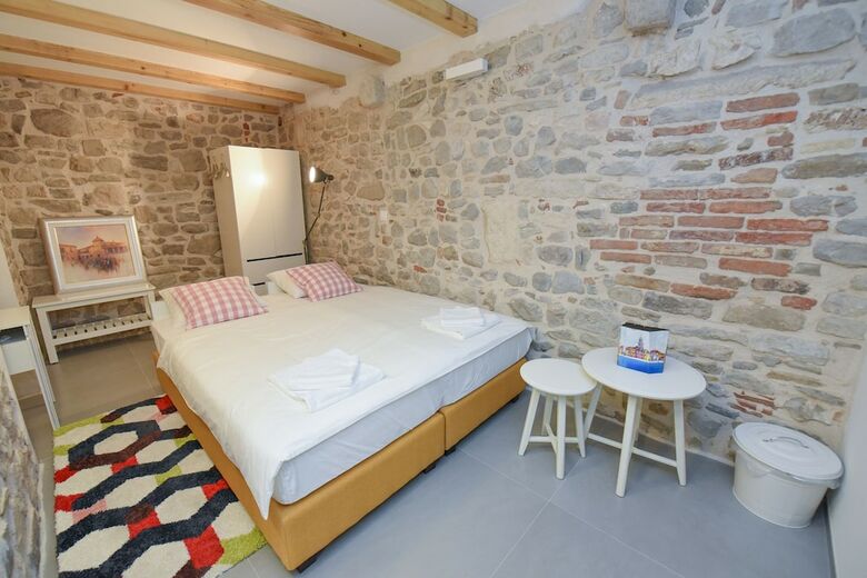 Hotel Pylon Rooms