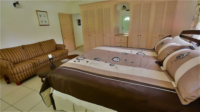 Clarenceville Villa Apartments
