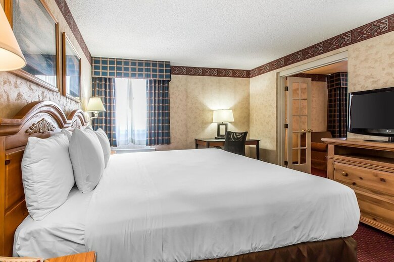 Hotel Quality Inn & Suites