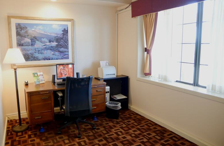 Hotel Quality Inn & Suites