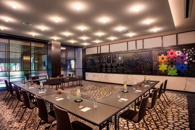Hotel Emc2, Autograph Collection