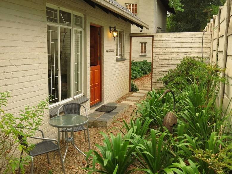 Hotel 8 Landsdowne Bed And Breakfast