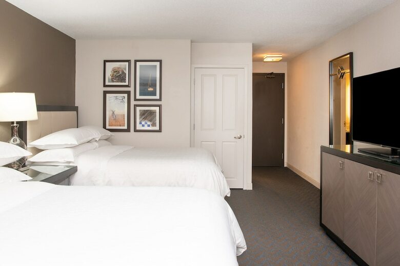 Sheraton Minneapolis West Hotel