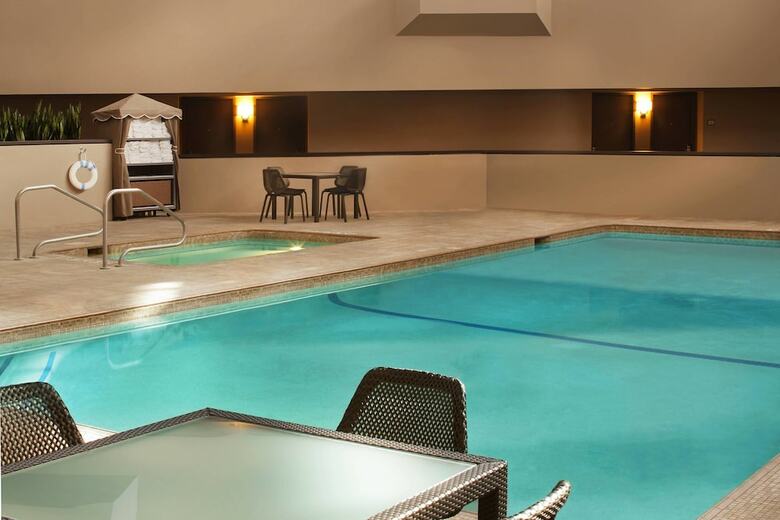 Sheraton Minneapolis West Hotel