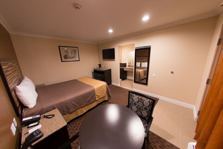 Motel Diamond Bell Inn & Suites