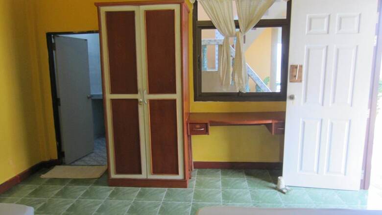 Hotel Charung Bungalows