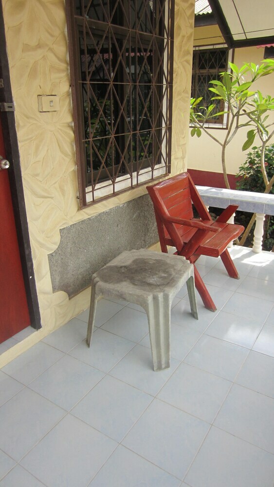 Hotel Charung Bungalows